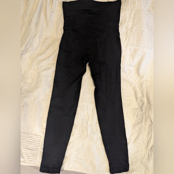 BLANQI Everyday Black Maternity Belly Support Leggings in Medium - Picture 4 of 6